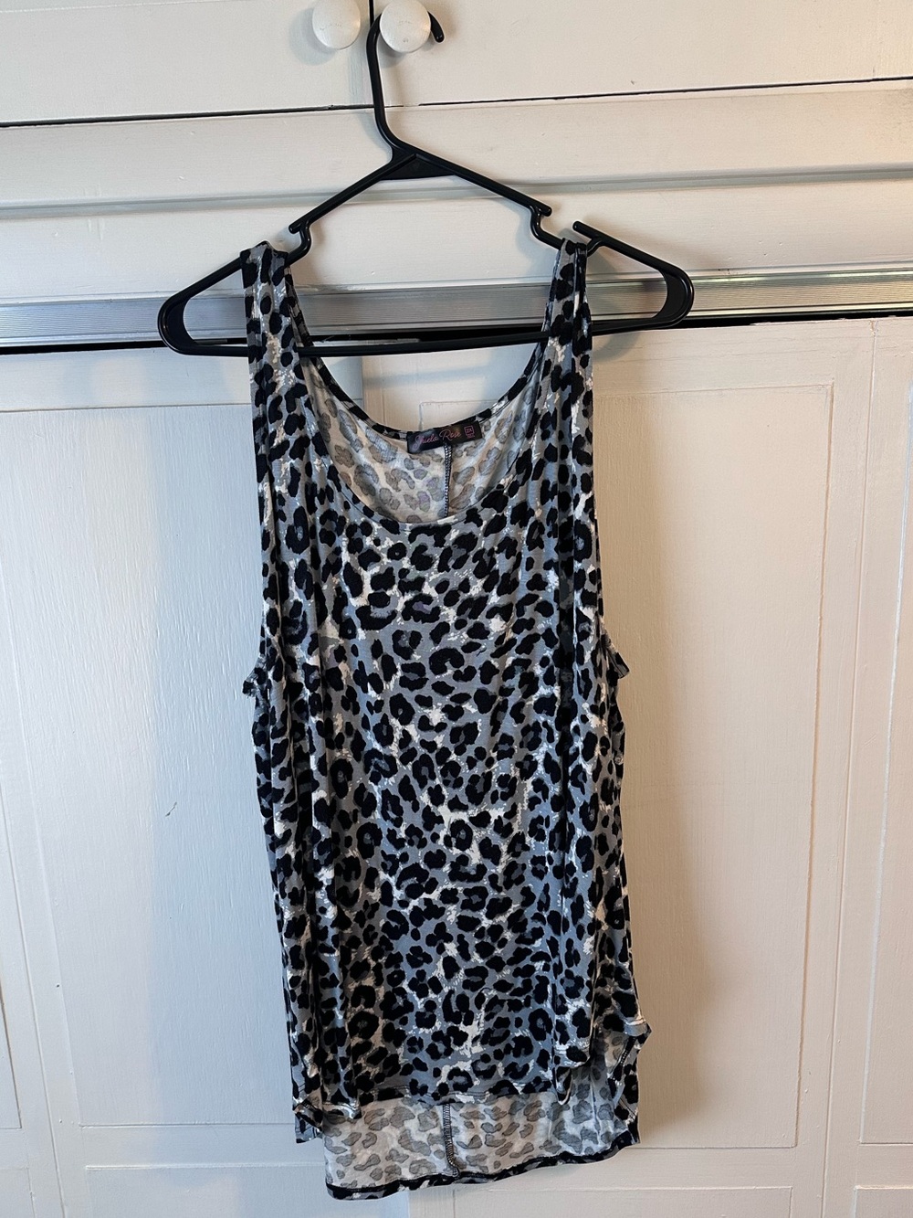 Women’s Sleeveless Leopard Print Flowy Tank Top Blouse